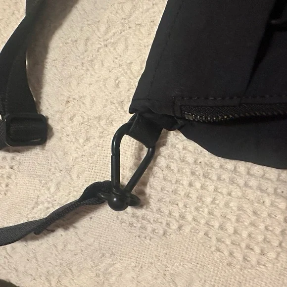 lululemon athletica Black Crossbody Bag - Picture 5 of 8